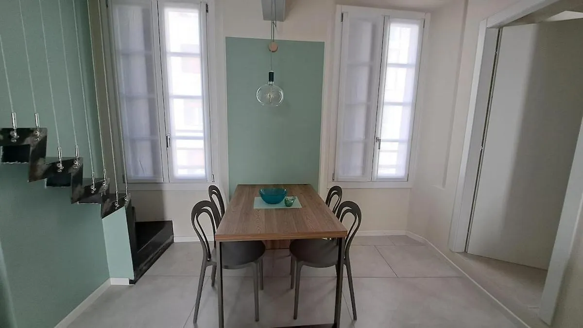 Apartment Verdelago Como